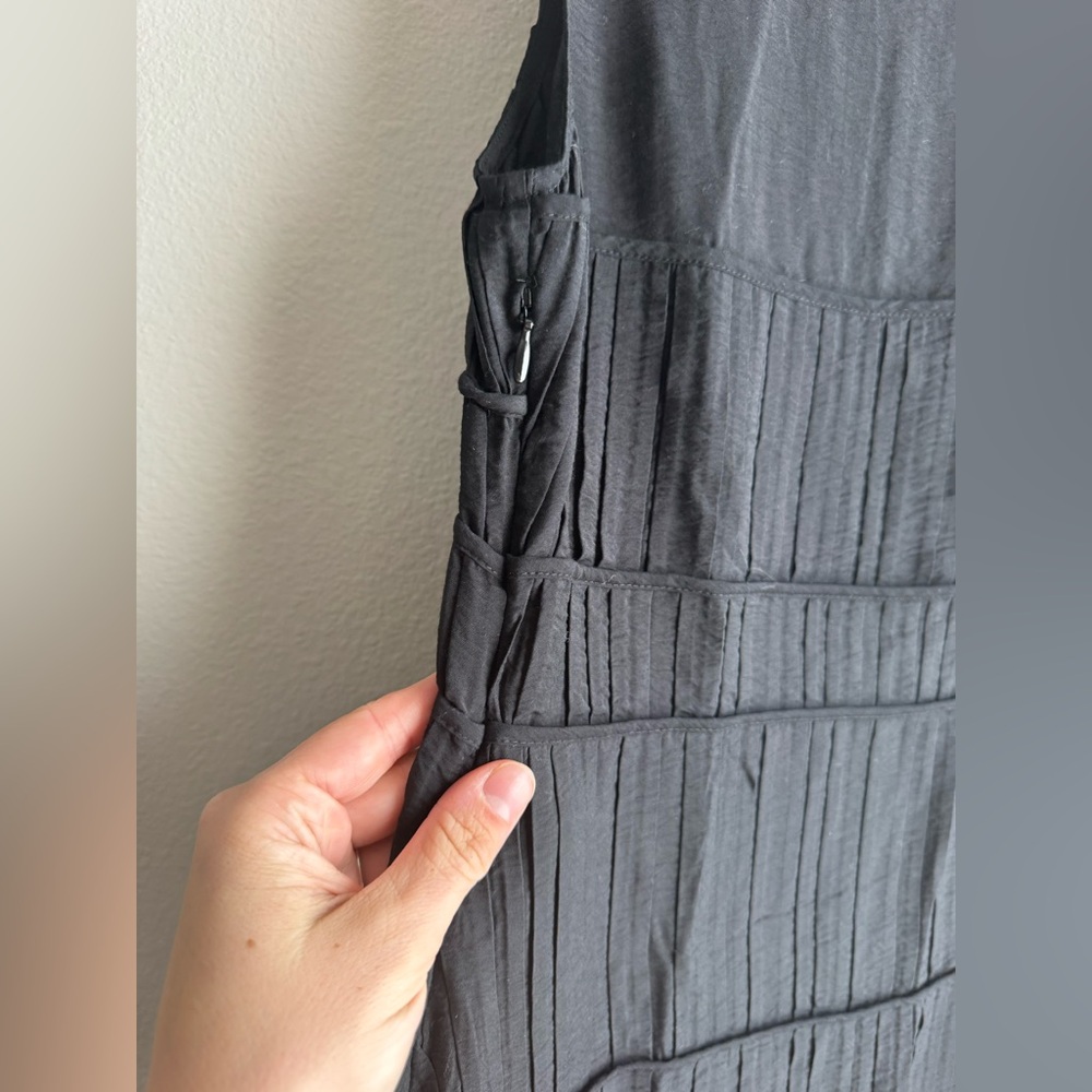 H&M Crepe Pleated Black Midi Dress women’s size medium - Picture 5 of 6